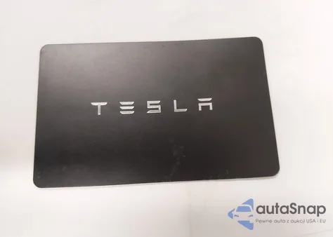 2023 Tesla Model Y Awd/Long Range Dual Motor All-Wheel Drive z USA, uszkodzony, nr VIN 7SAYGDEE6PA039892